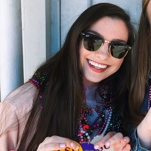 Meet your Posher, Laurel